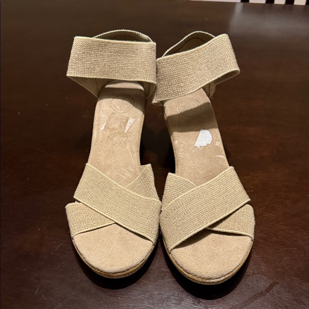 Charleston Shoe Co. Cannon Beige Heeled Sandals